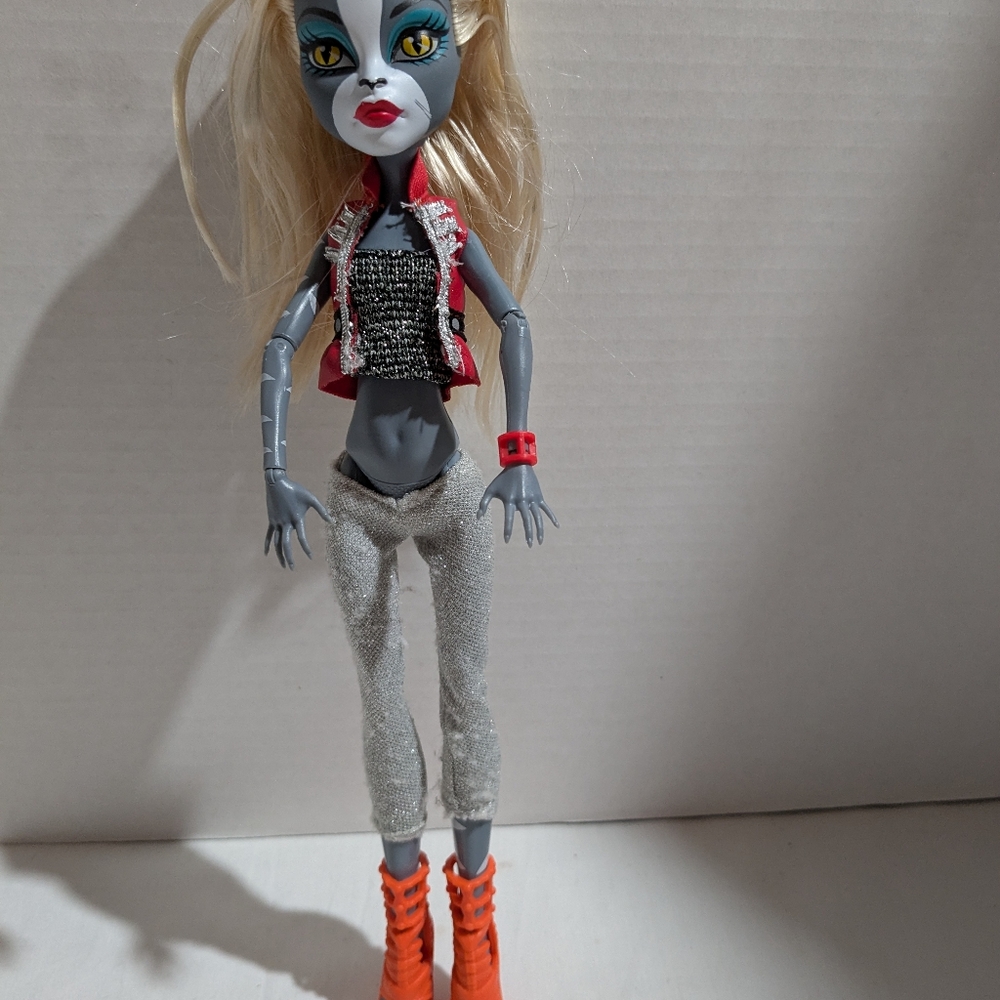 Monster High Meowlody doll 2011 Mattel No Tail